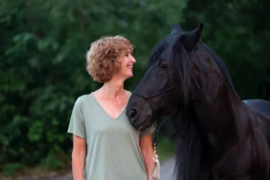 spiegelen met paarden in de wei